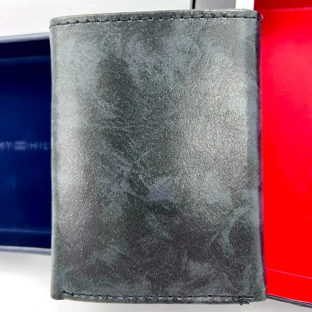 TOMMY HILFIGER, BLACK LEATHER, VALET ALSO LEATHER, TRI FOLD, RFID PROTECTION - Picture 3 of 16